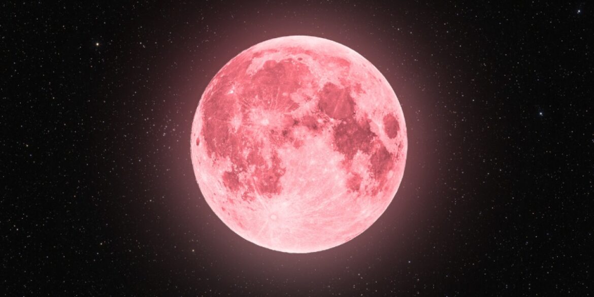 Luna de Fresa 2024: los mejores rituales para atraer el amor