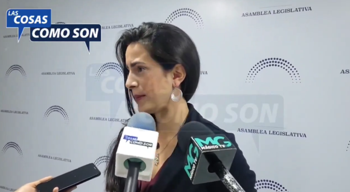 Diputada Ortiz: “emergencia tras emergencia queda a la luz la vulnerabilidad no solo de las viviendas de muchos salvadoreños si no de la infraestructura para la educación”