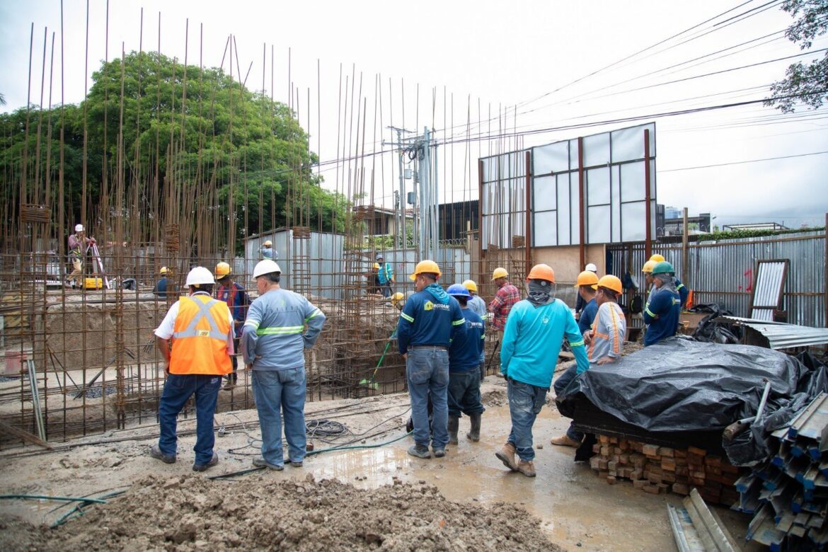 Ministro Castro: «Nuestros equipos están desplegados en todo el territorio nacional, verificando que todos los trabajadores tengan sus equipos de seguridad ocupacional»
