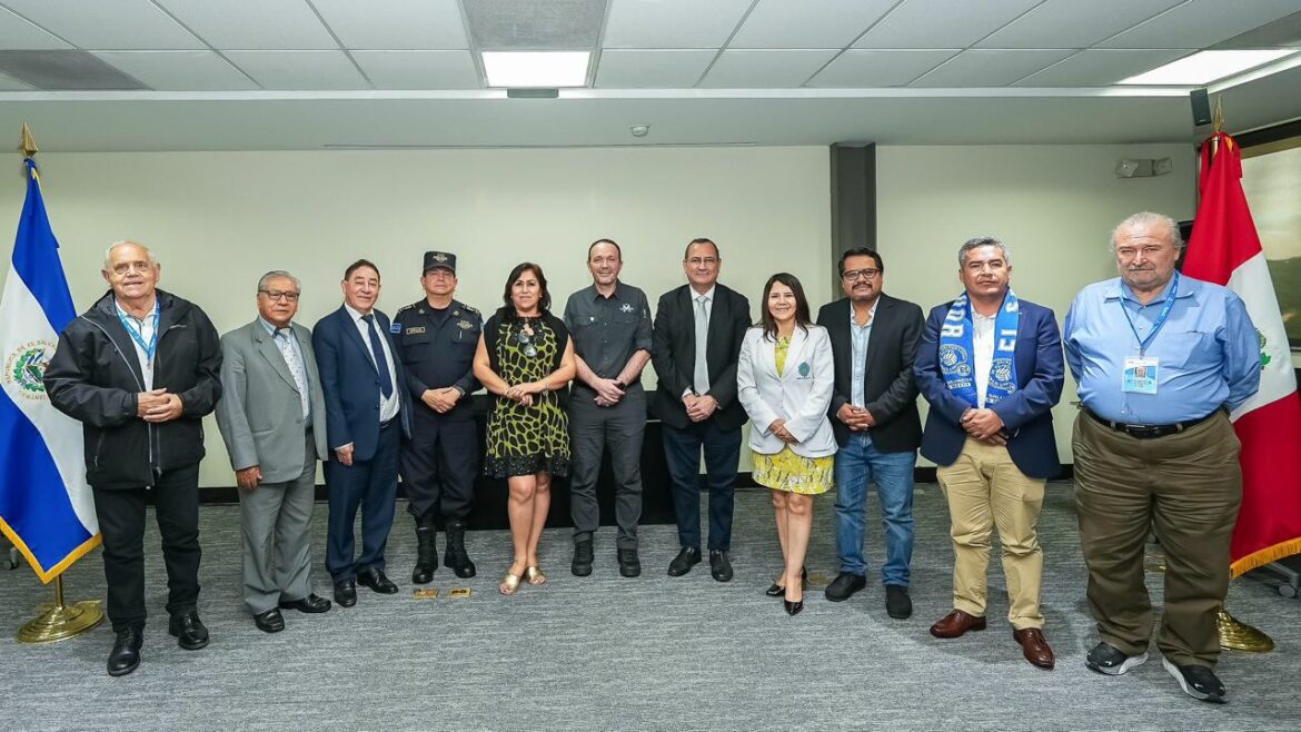 Ministro de Seguridad y Director de la PNC de El Salvador se reúnen con alcaldes y empresarios del Perú
