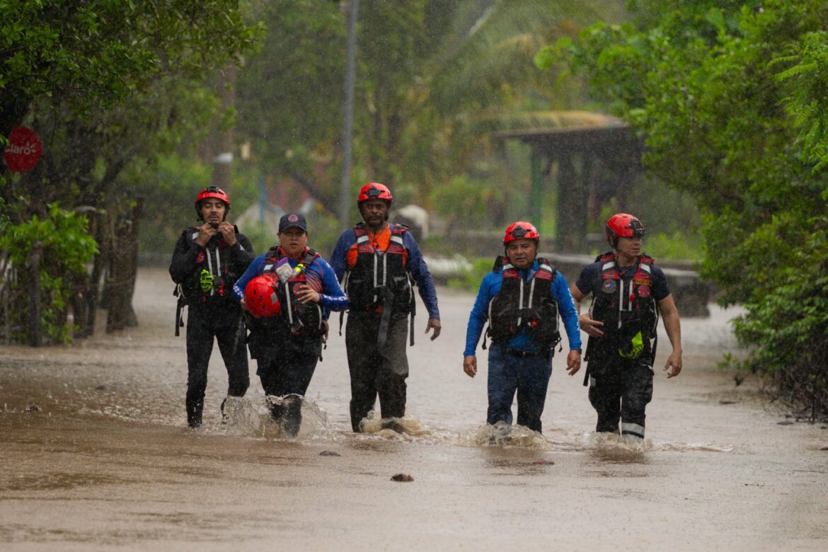 Condiciones de temporal se reducen de forma gradual en El Salvador, no se descarta la presencia de lluvias y tormentas puntuales durante el fin de semana, según el MARN