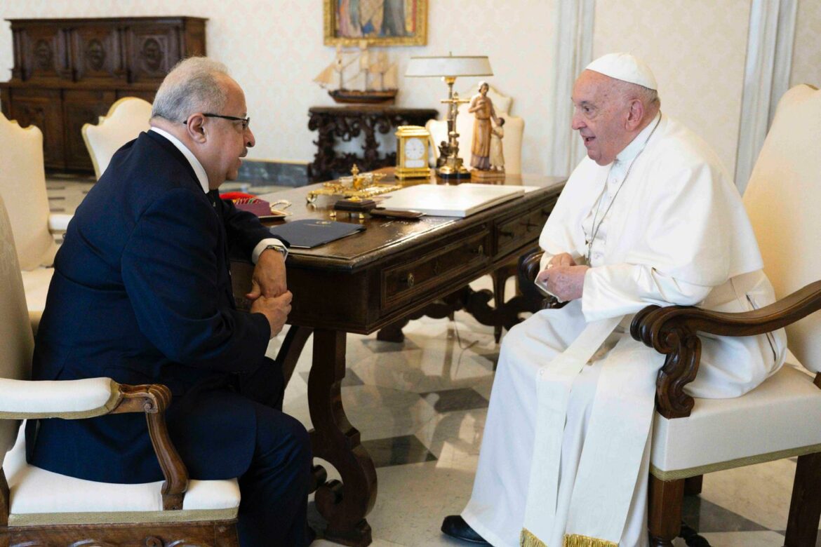 El canciller guatemalteco invitó oficialmente al Papa Francisco para que visite Guatemala