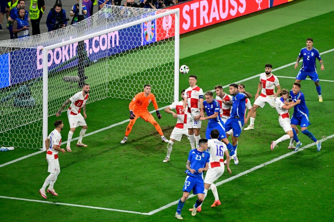 Italia se clasifica a octavos tras empatar 1-1 contra Croacia y jugará contra Suiza