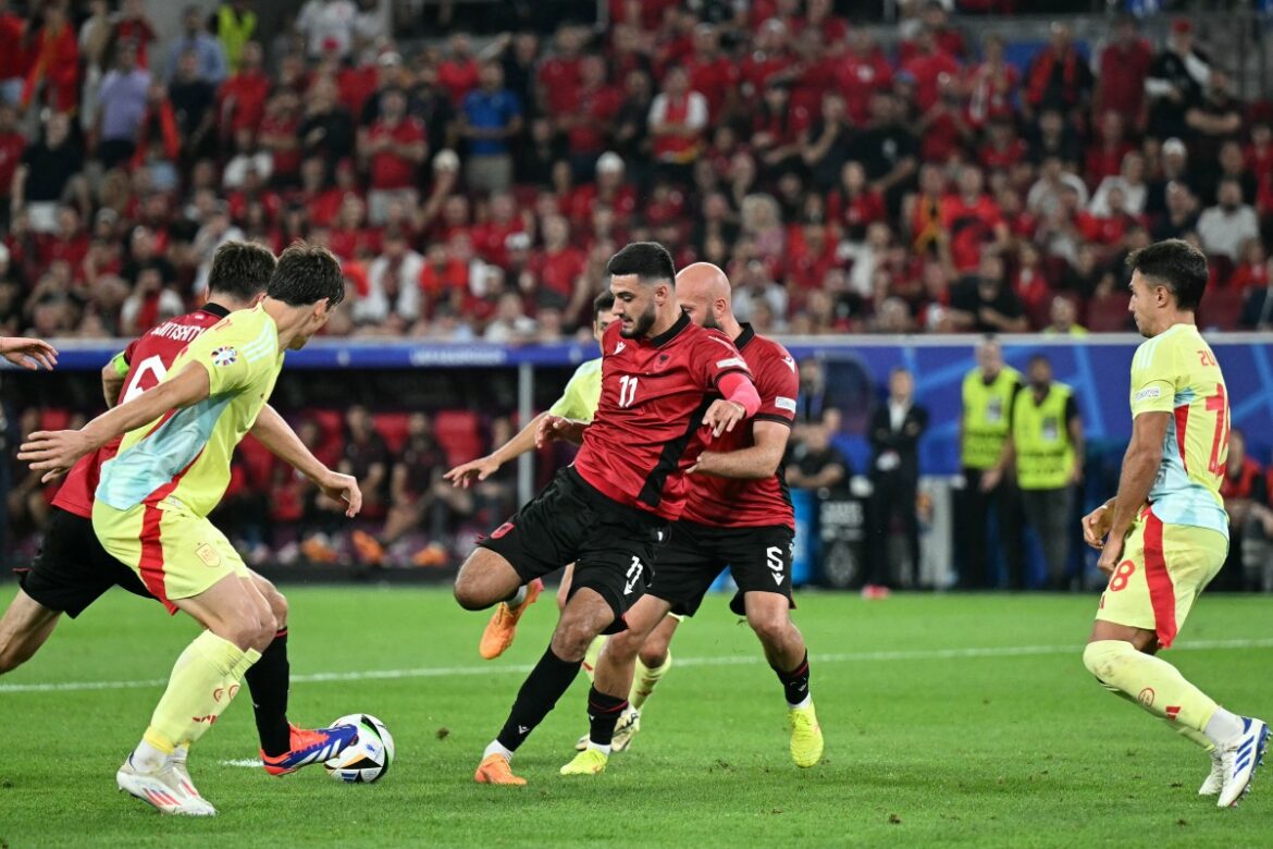 España gana 1-0 a Albania, eliminada de la Eurocopa