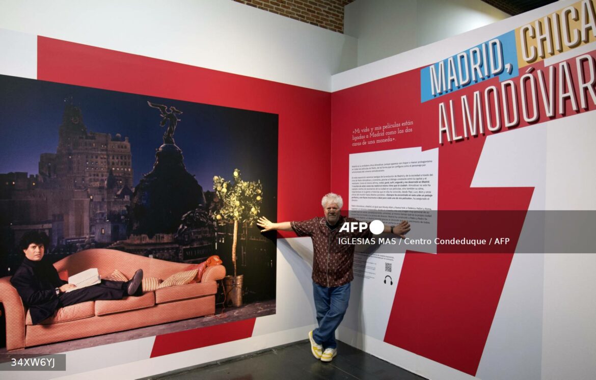 Pedro Almodóvar y su musa, Madrid, tema de una exposición en la capital española
