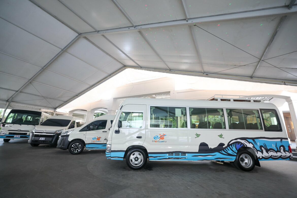 Invierten $450 mil en nueva flota de unidades turísticas en El Salvador
