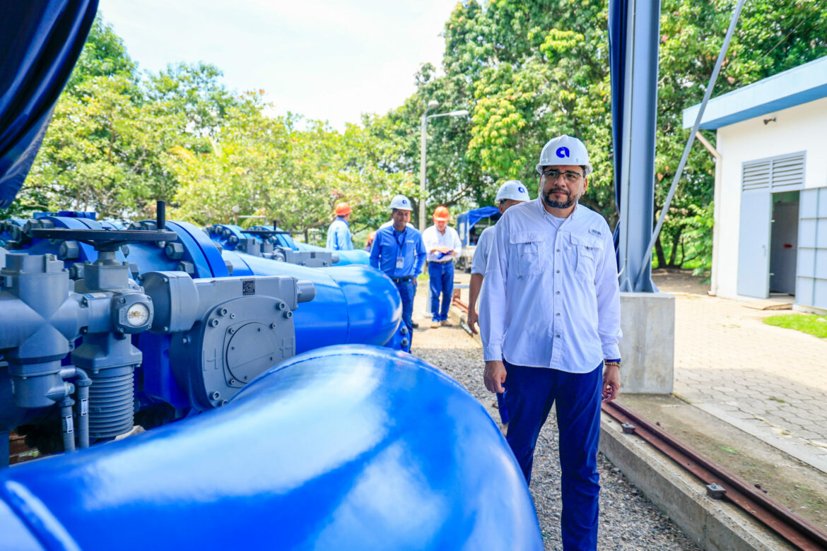Presidente de ANDA, supervisa planta de bombeo Estación Central del Sistema Zona Norte