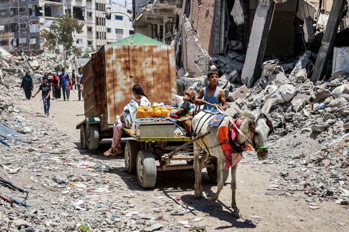 Evacúan 21 enfermos con cáncer de la Franja de Gaza hacia Egipto
