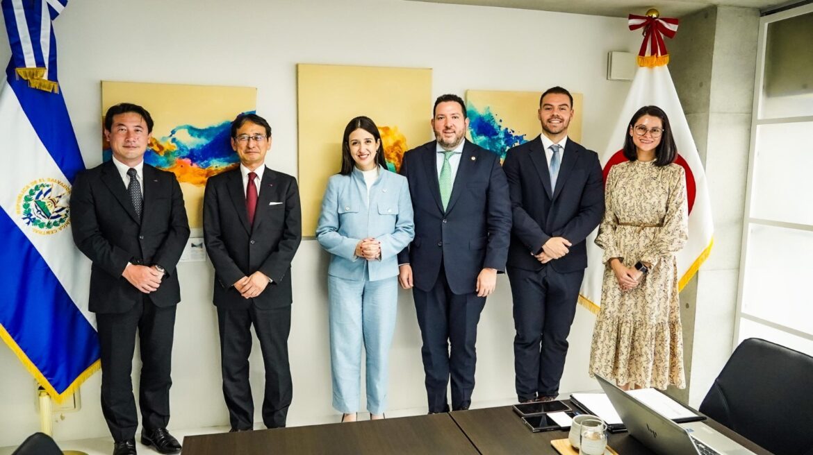 Cancillería se reúne con representantes de compañías japonesas