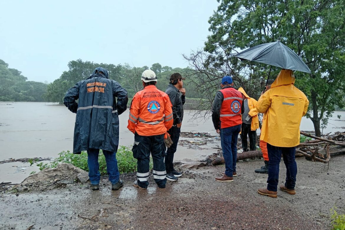 Gobierno mantiene monitoreo constante por evolución del huracán Beryl, afirma director de Protección Civil