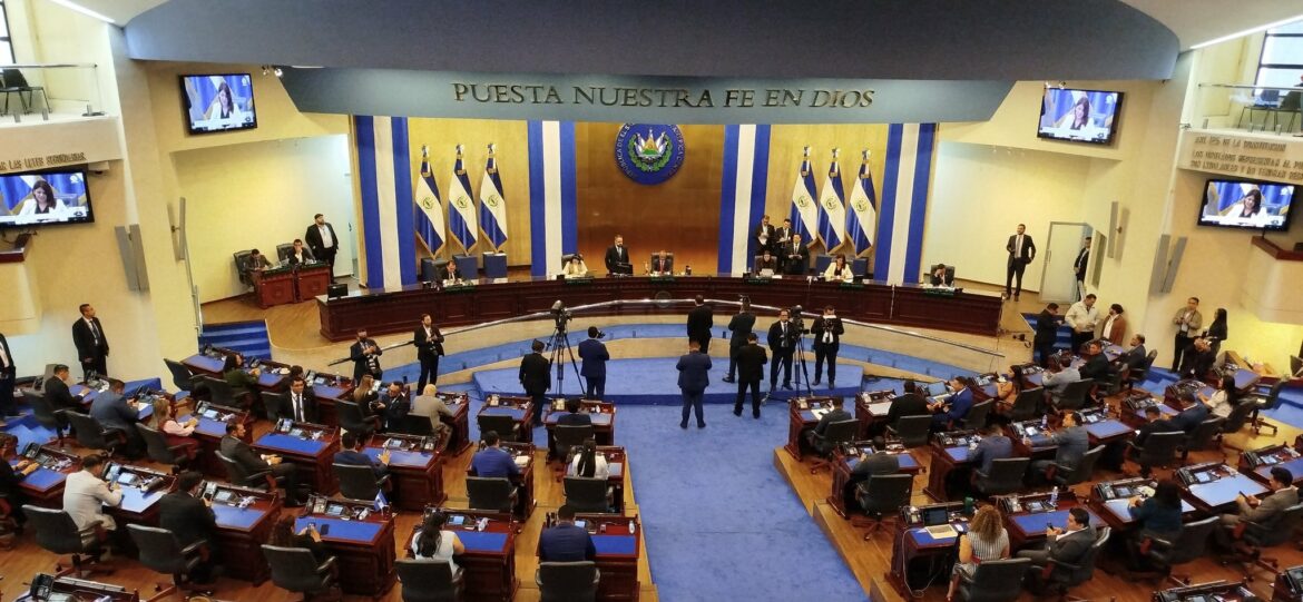 Diputados regulan licencias por enfermedad de empleados públicos