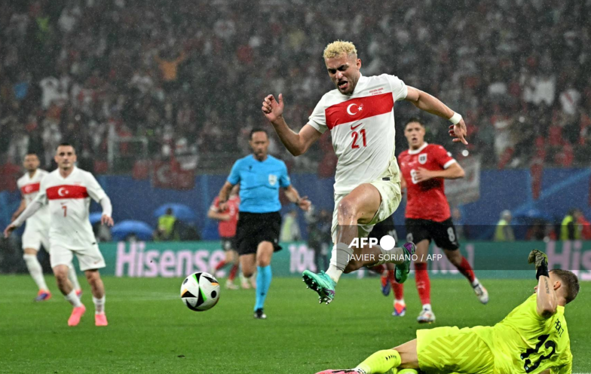 Turquía vence 2-1 a Austria y jugará cuartos de la Eurocopa contra Países Bajos