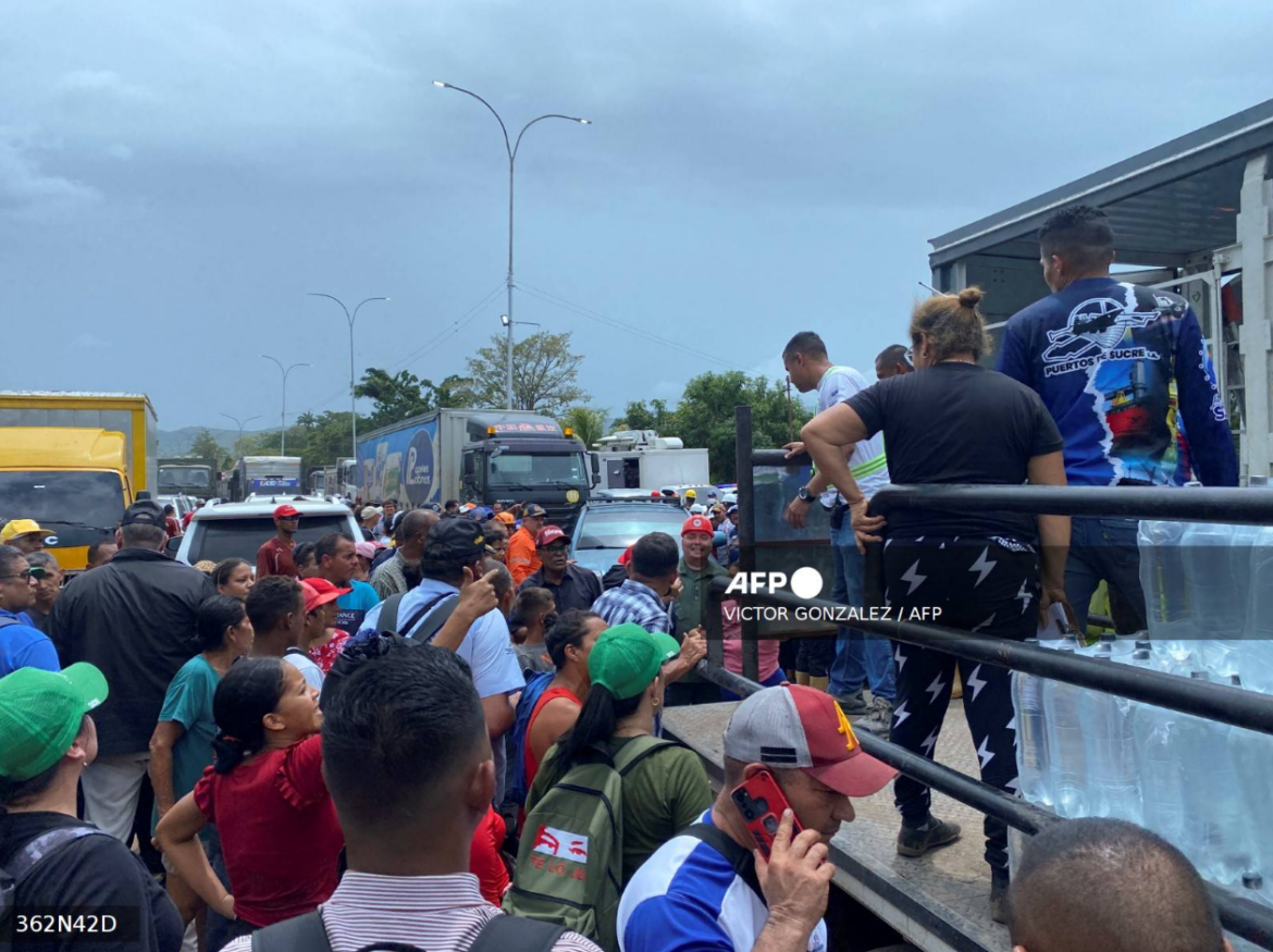 El huracán Beryl sacude Jamaica y avanza hacia México