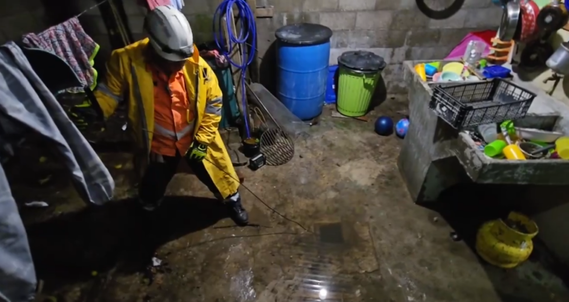 Protección Civil atendió vivienda inundada en Soyapango