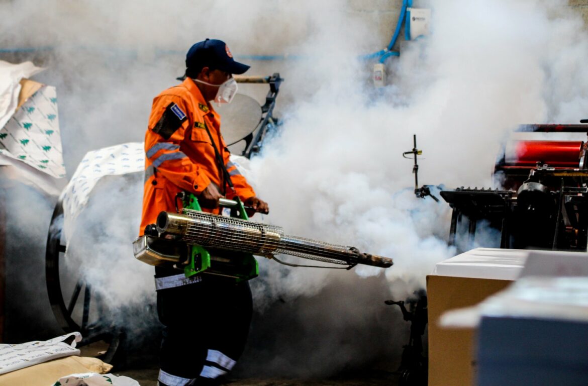Alcaldía de La Paz Este realiza acciones para combatir el dengue tras declaratoria de alerta roja