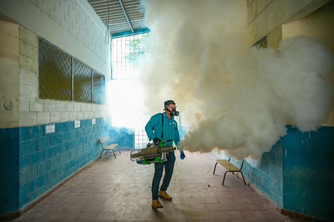 DOM despliega a más de  tres mil trabajadores en campaña de fumigación contra el dengue