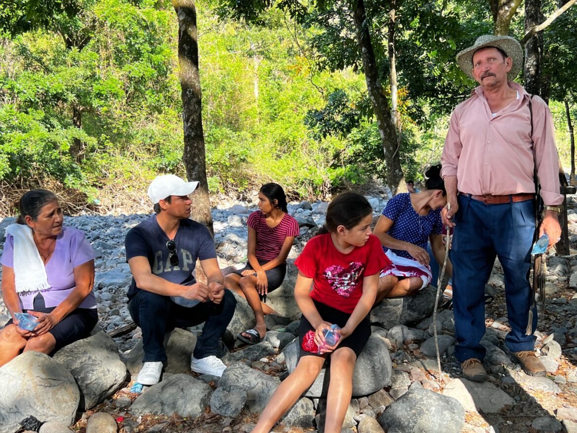 Dip. Soriano compra 1,500 libras de pescado para repartir en comunidades de La Unión: «con nuestros recursos, sin vehículos extras ni motos»