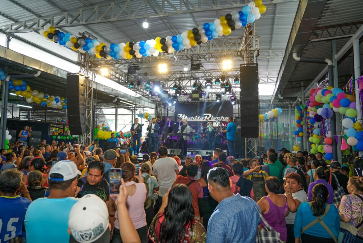 La alcaldía de San Salvador Centro celebró el 47° aniversario del mercado La Tiendona