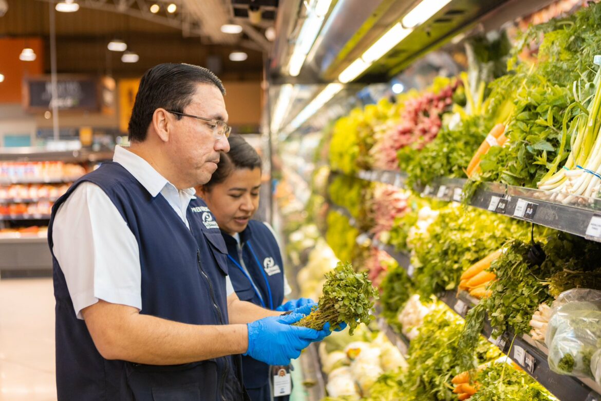 Defensoría del Consumidor reporta bajas en precios de hasta un 25 % en verduras