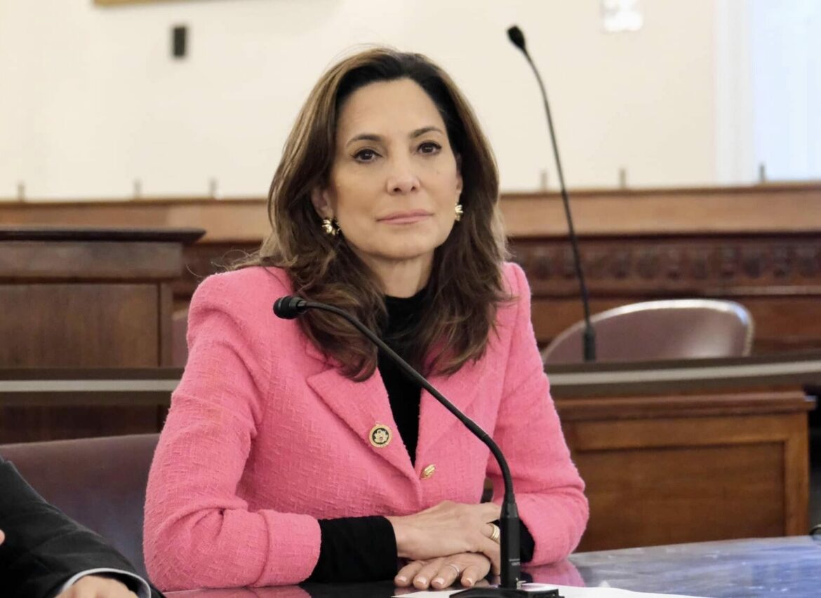 Congresista Salazar: “Bajo el liderazgo del Pdte. Bukele, los salvadoreños viven sin la violencia de las pandillas y trabajan por un futuro próspero”