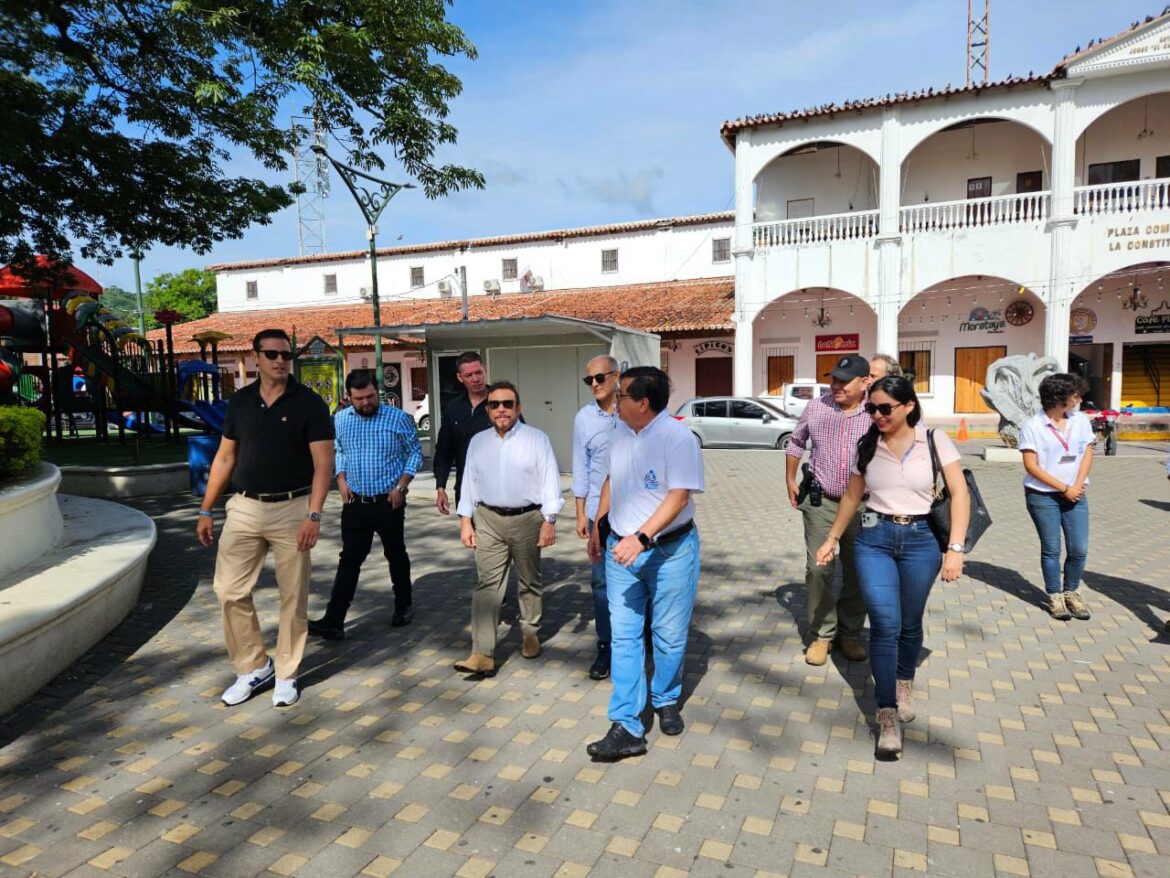 Vicepresidente Ulloa realiza gira por la región Trifinio