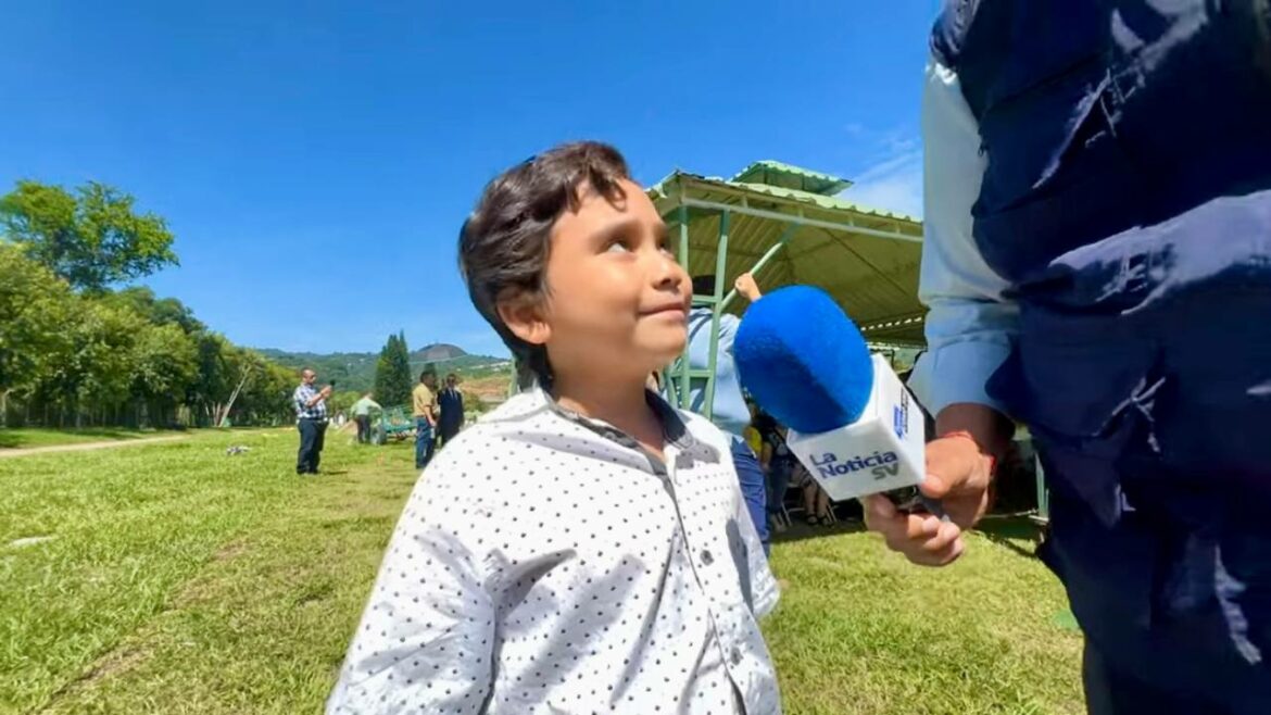 Niño de siete años seguirá el ejemplo del maestro Gutiérrez: «Le agradezco por dar tantos buenos consejos»