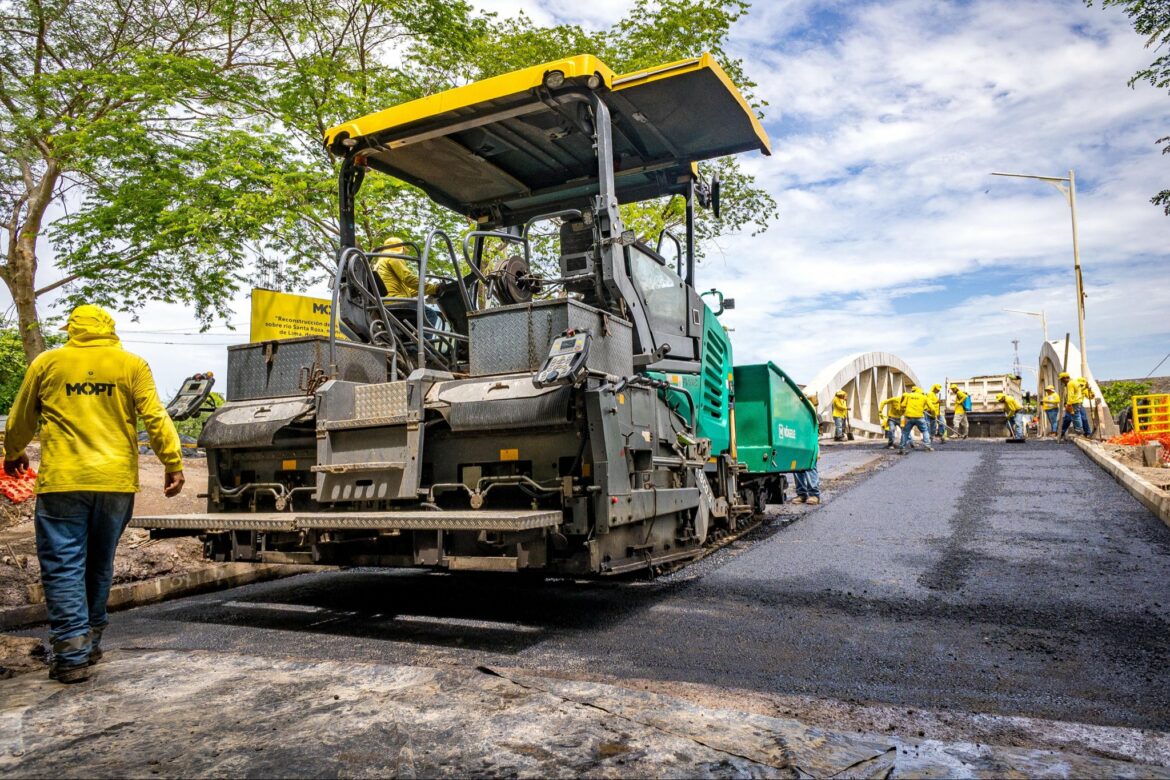 Obras Públicas inicia pavimentación de puente de Pasaquinita, en La Unión