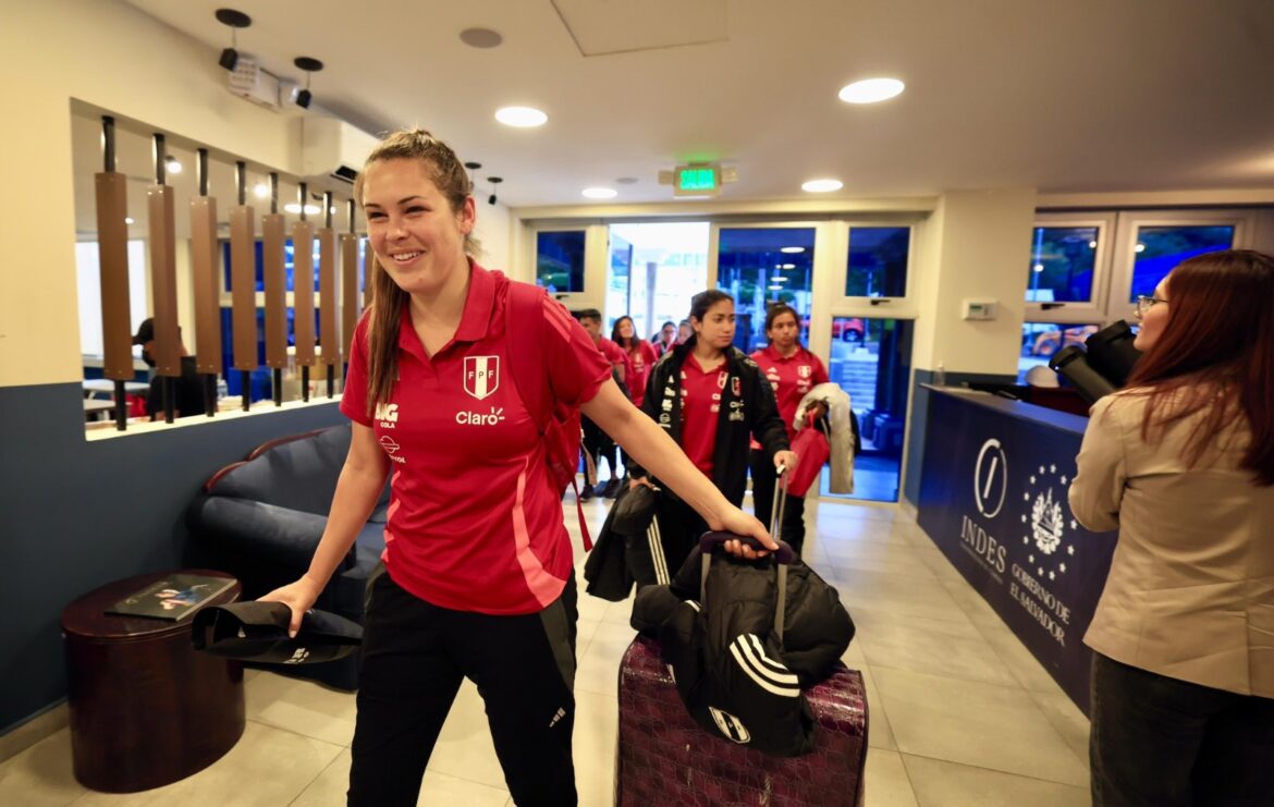 Selección femenina de fútbol del Perú ya se encuentra en El Salvador y se hospeda en el Hotel INDES
