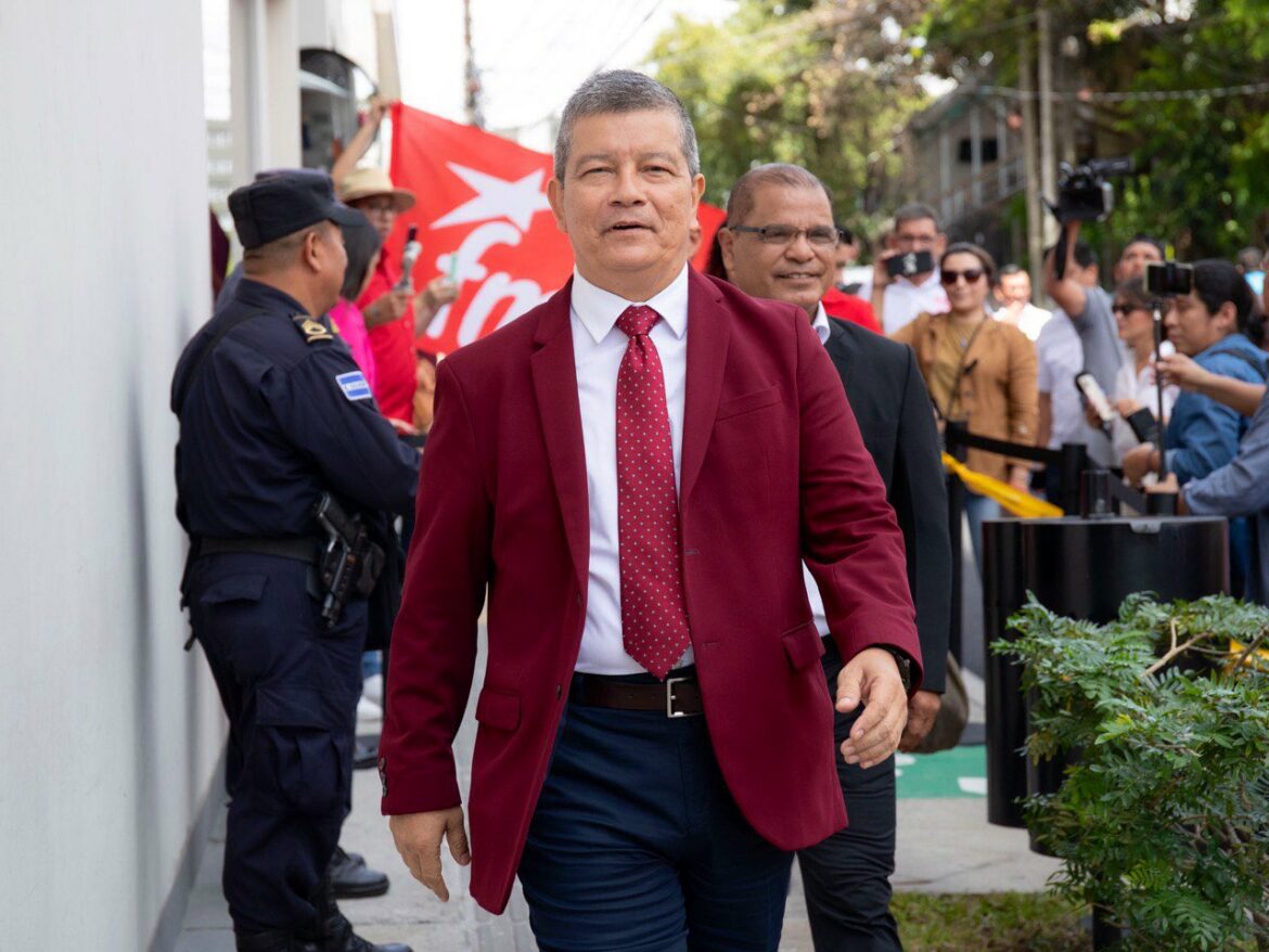 Manuel «El Chino» Flores es el nuevo secretario general del FMLN, según fuentes internas del partido