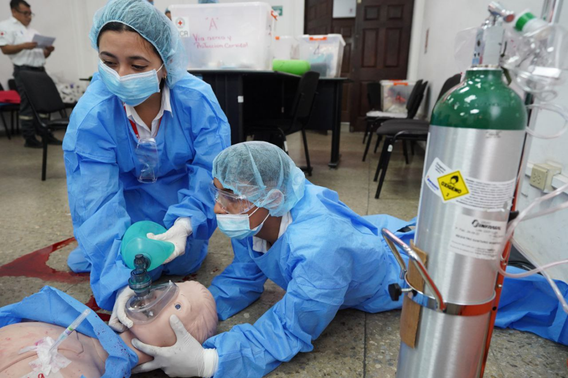 Equipos de Cruz Roja Salvadoreña reciben Curso de Atención Básica de Emergencias