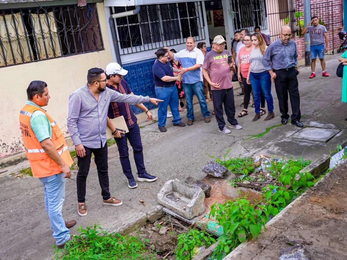 Alcalde Torres supervisa cárcava en colonia Chaparrastique