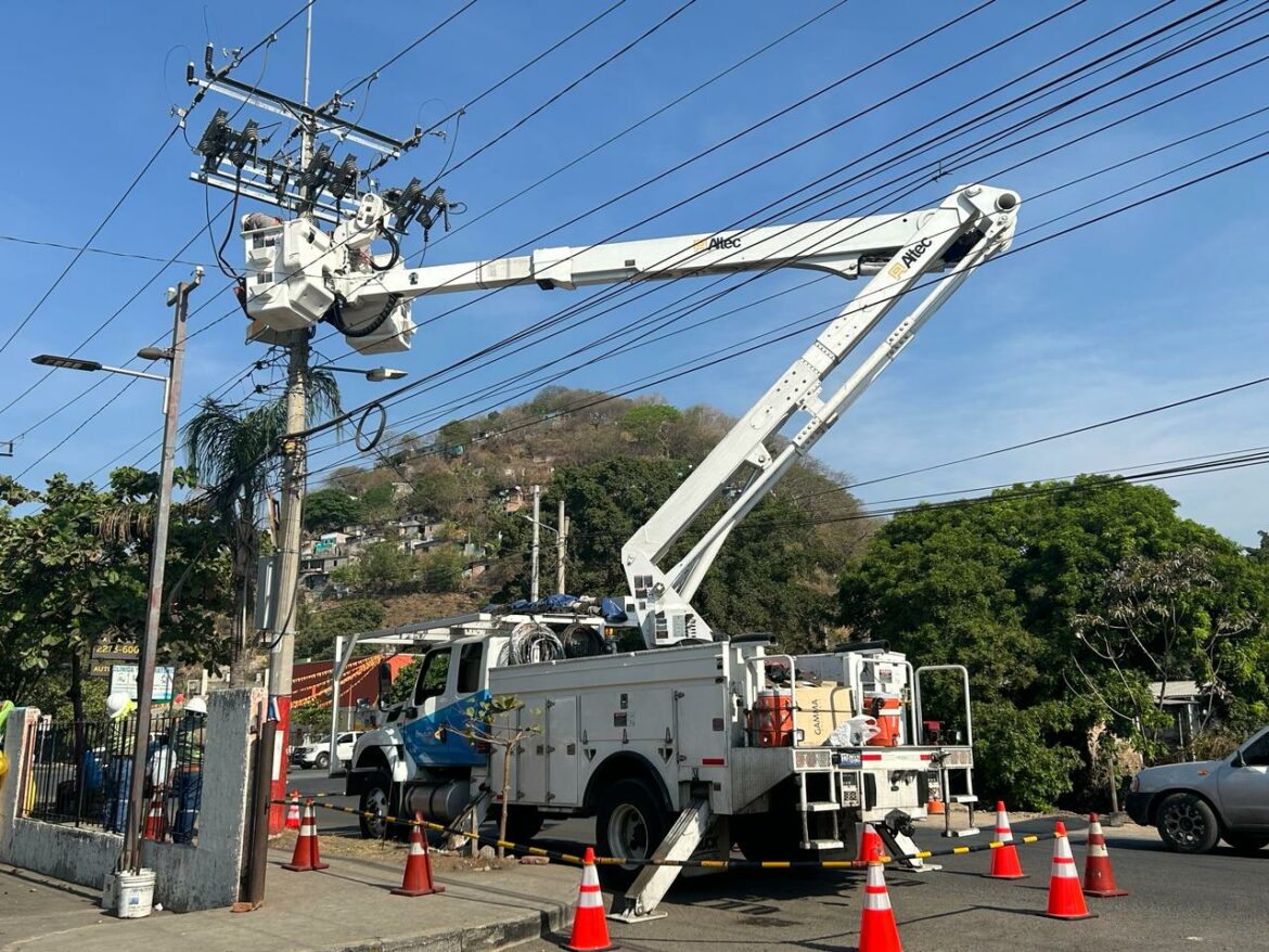 DELSUR anuncia interrupción del suministro de energía en sectores de La Libertad, San Salvador y La Paz