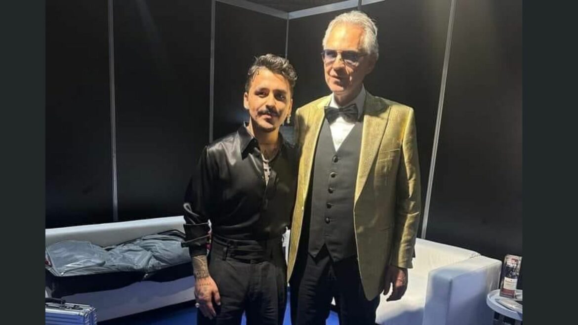 Christian Nodal cantó con Andrea Bocelli en concierto