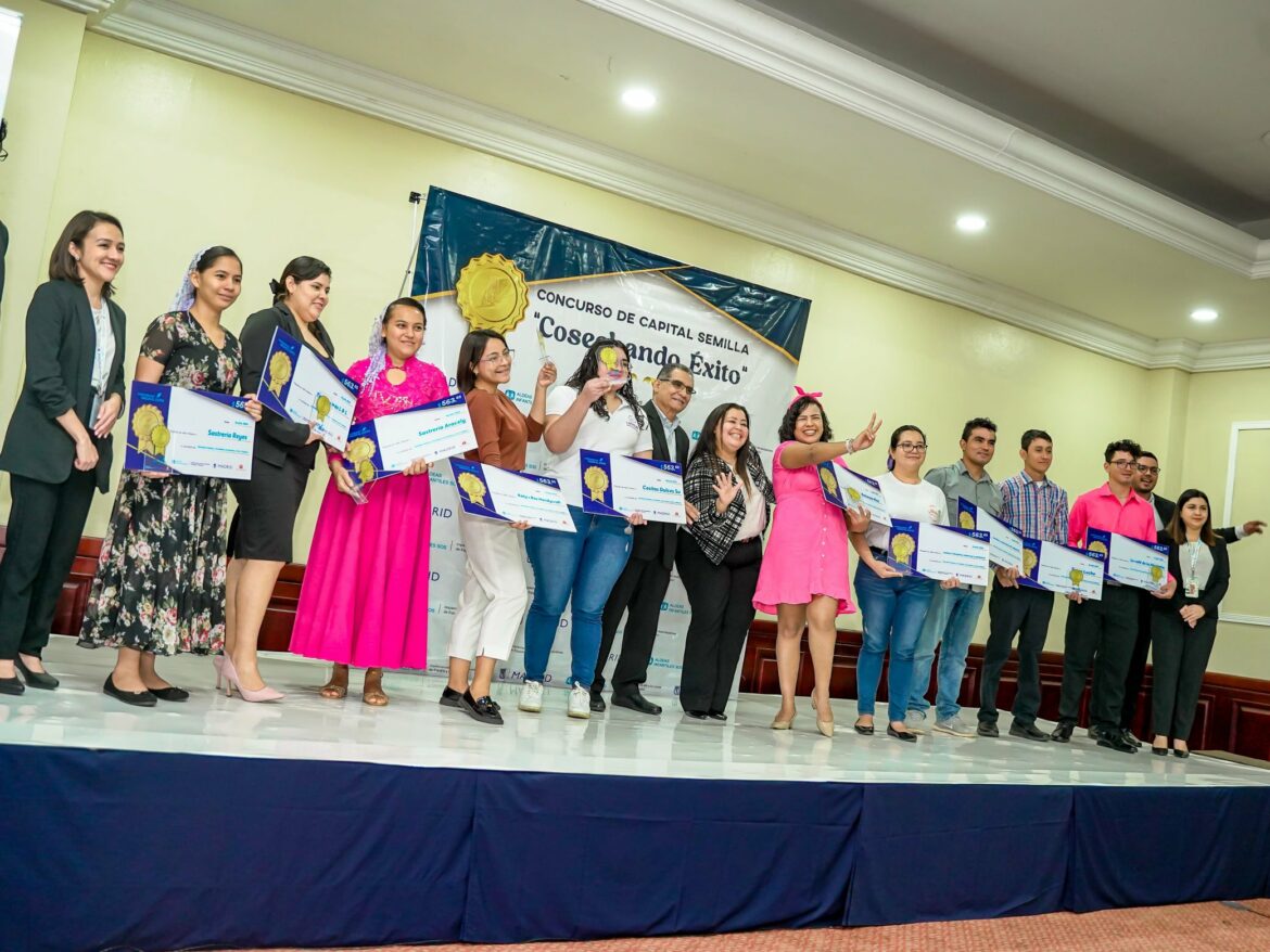 Alcalde Alex Torres destaca el proyecto «Cosechando Éxito» dirigido a jóvenes de comunidades rurales