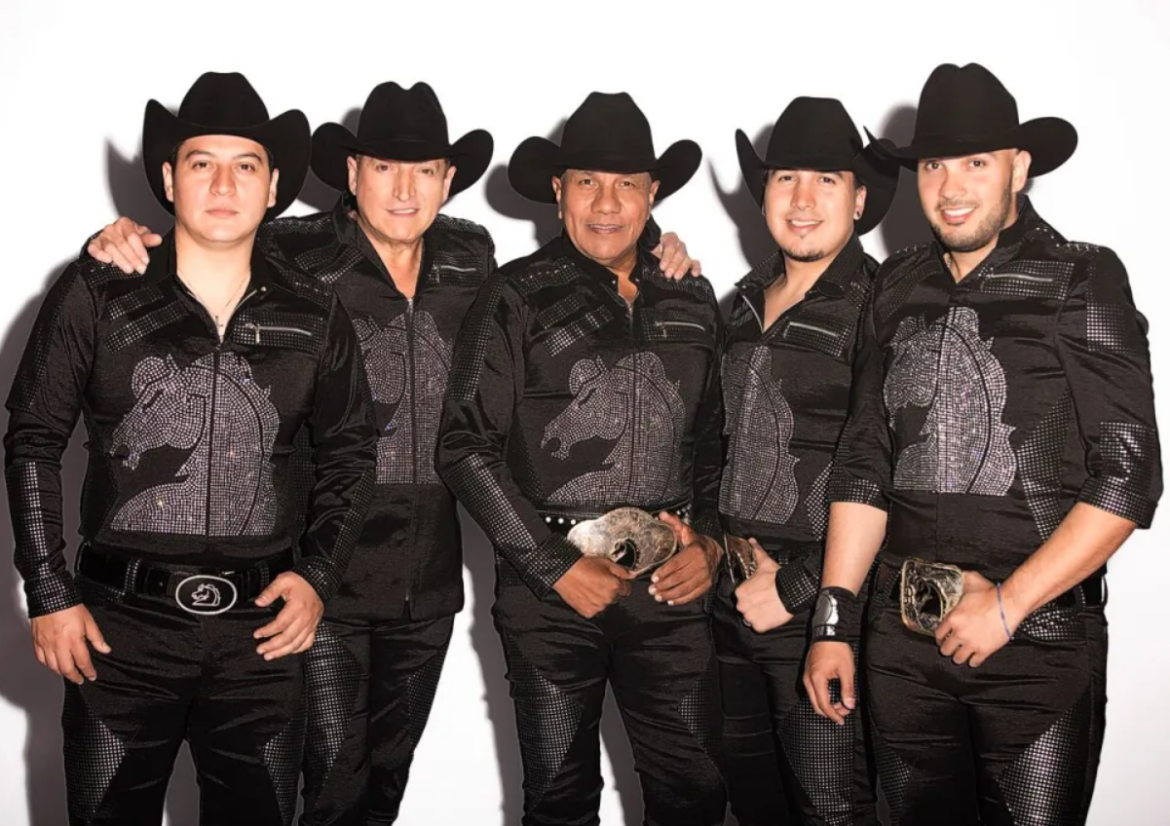 Bronco ya se encuentra en El Salvador para el concierto que brindaran este viernes