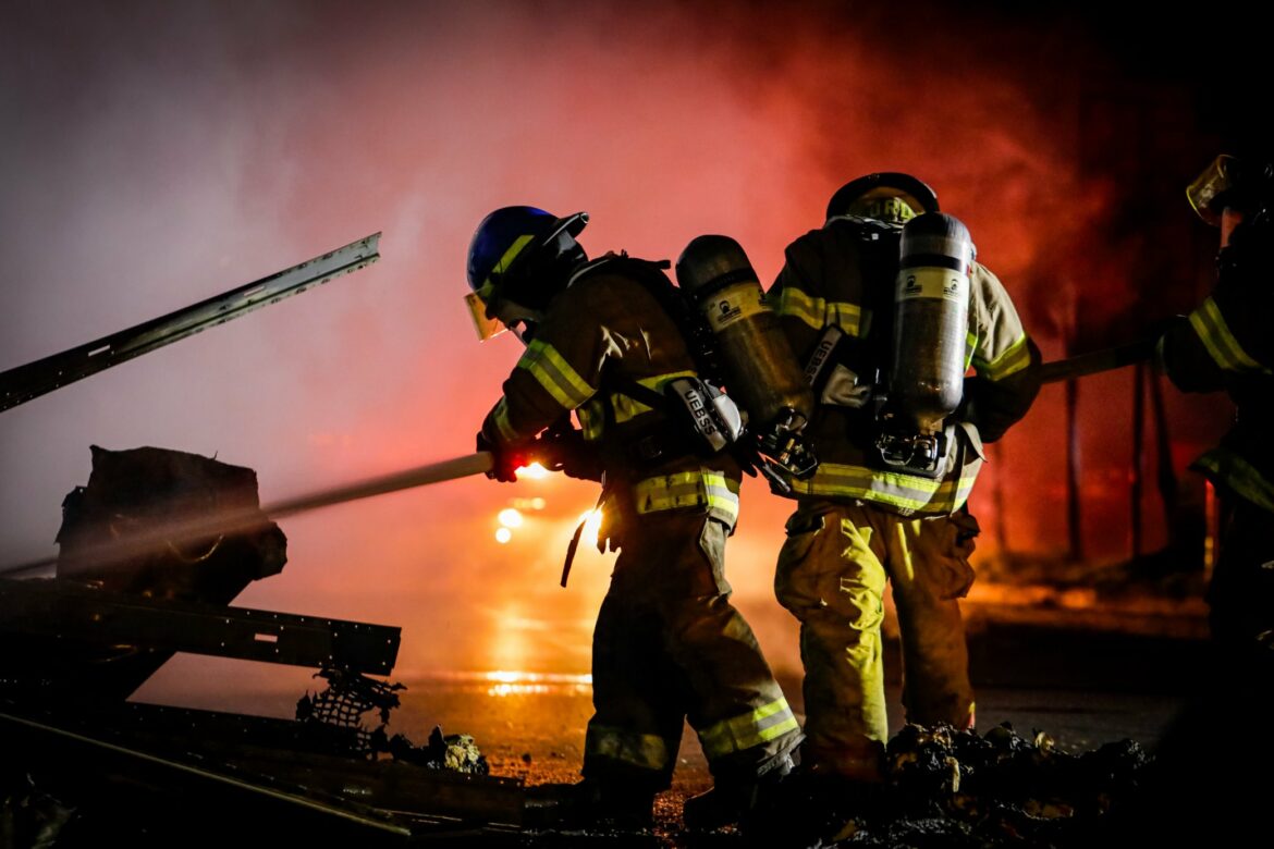 Una persona resultó lesionada tras el incendio de una rastra en el desvío a Izalco