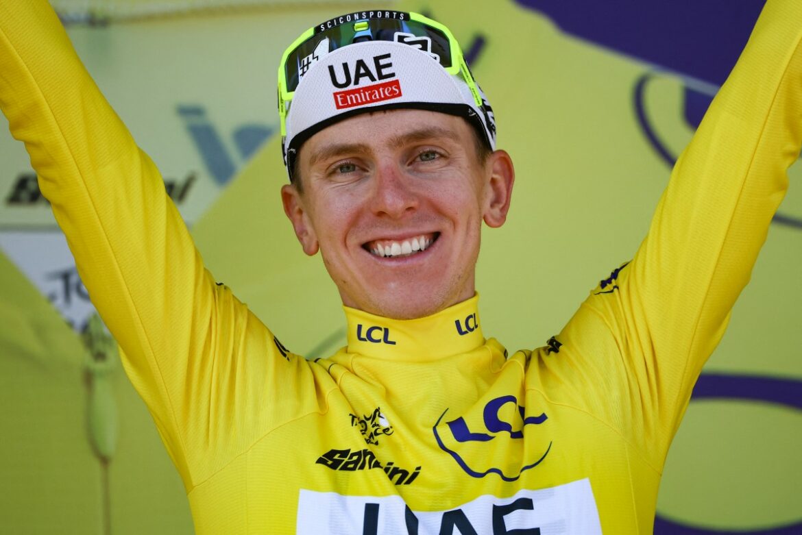 El ecuatoriano Carapaz gana en solitario la 17ª etapa del Tour de Francia