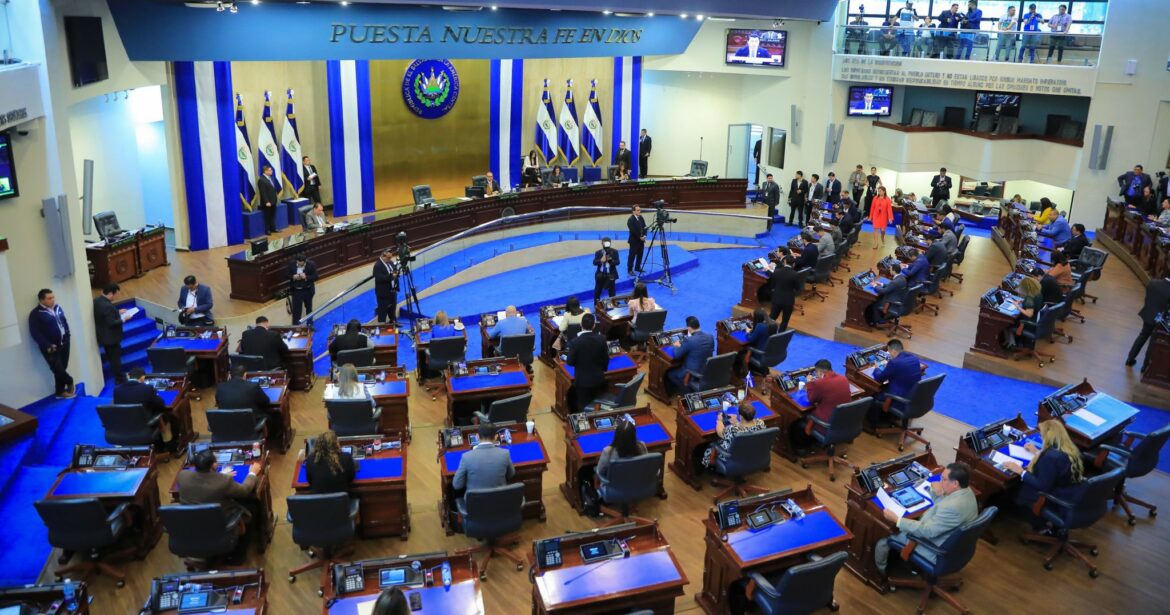 Aprobaron destinar $5 millones del presupuesto de la Asamblea Legislativa para la ejecución de las Becas Legislativas Dagoberto Gutiérrez