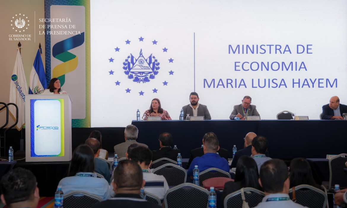 Ministerio de Economía y la Asociación Salvadoreña de la Industria del Plástico inauguraron el Congreso Regional FLEXO 2024