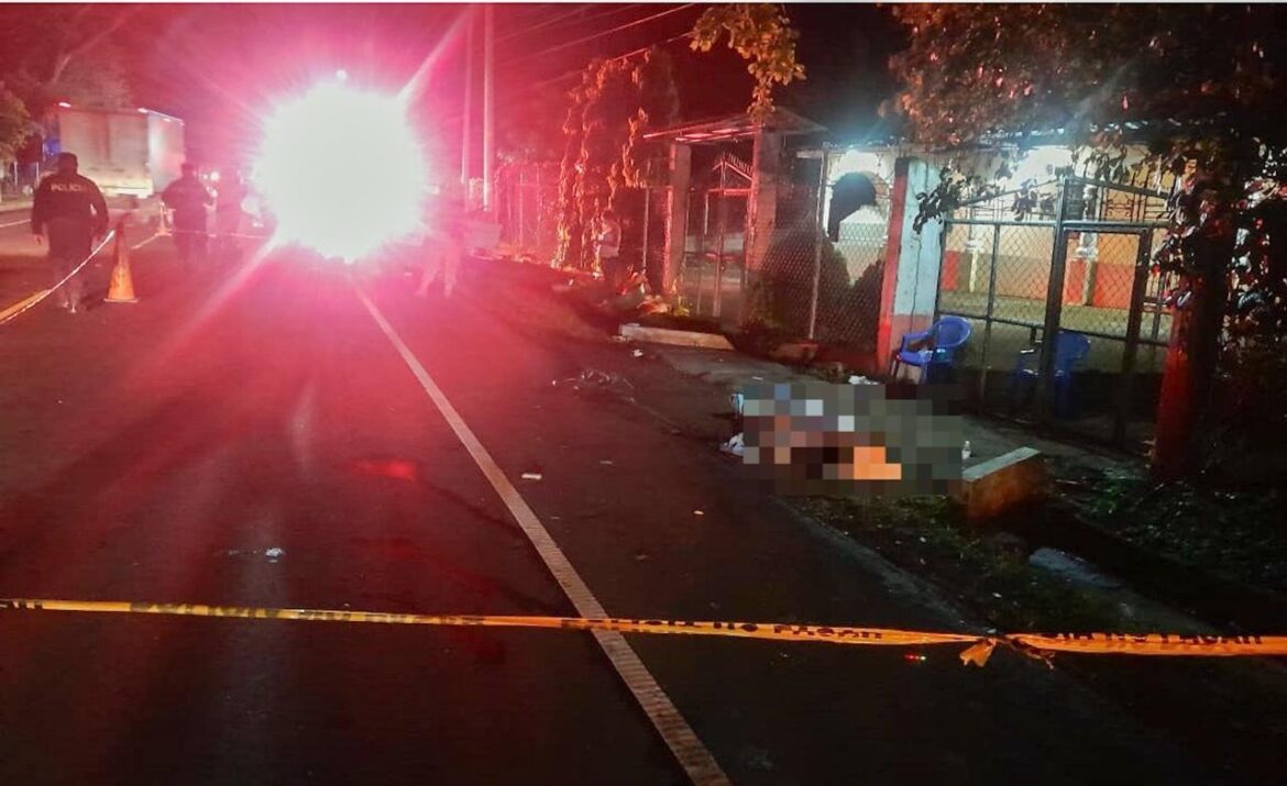 Un fallecido y cerca de cinco lesionados en trágico accidente vial en San Vicente