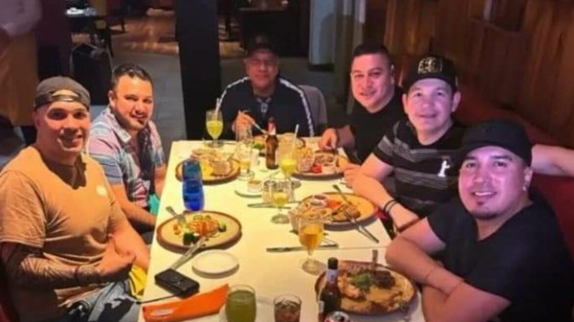 Bronco disfrutó de la gastronomía salvadoreña en su visita al país