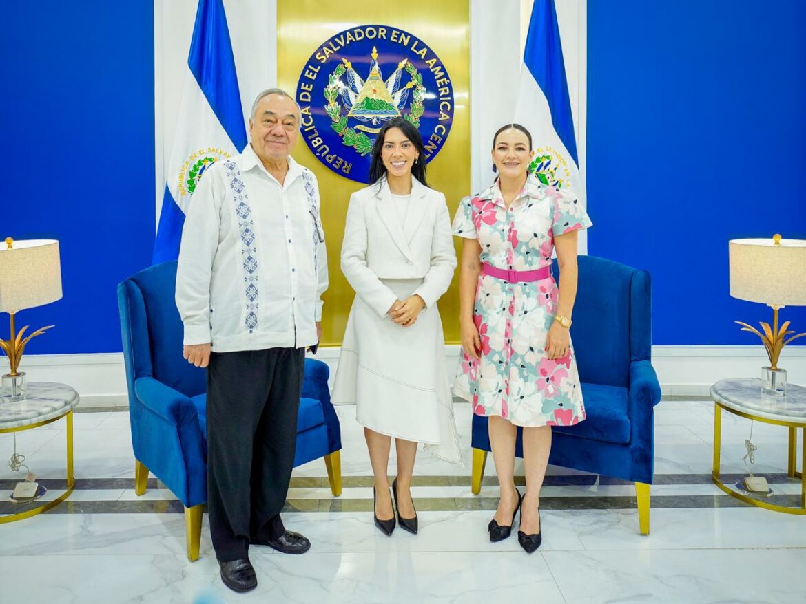 Suecy Callejas se reunió con senadora mexicana para dar a conocer la política «Crecer Juntos»