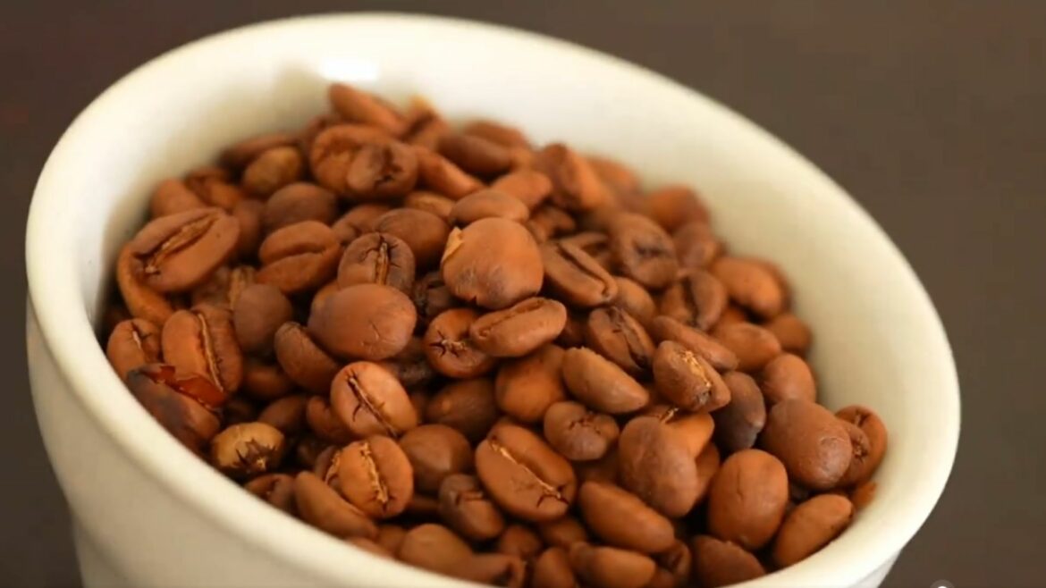 Bukele destaca producción de café desde su finca en Santa Ana
