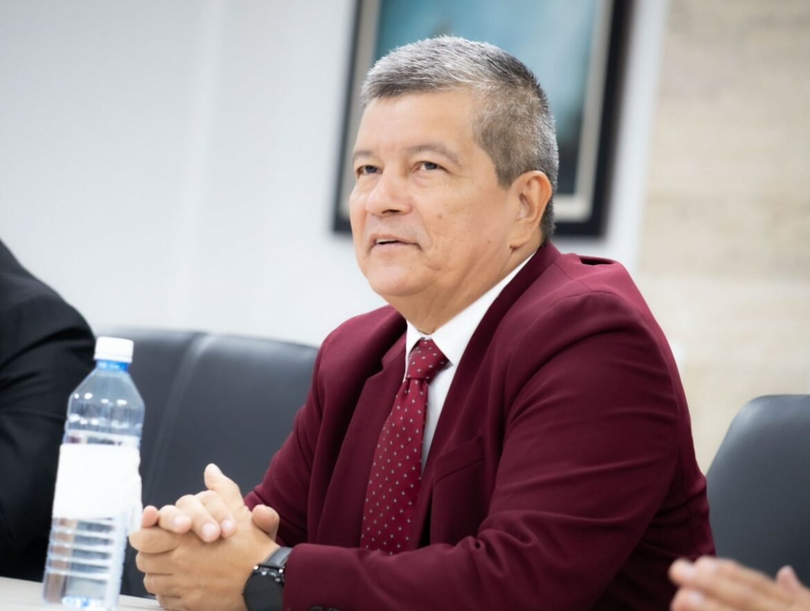 Manuel Flores: «Yo no me alegro con lo que dijo Trump, porque están hablando de nuestros compatriotas, los han tildado de criminales»