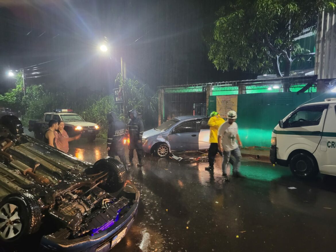 Tres heridos en accidente vial en Lirios del Valle, Cuscatancingo