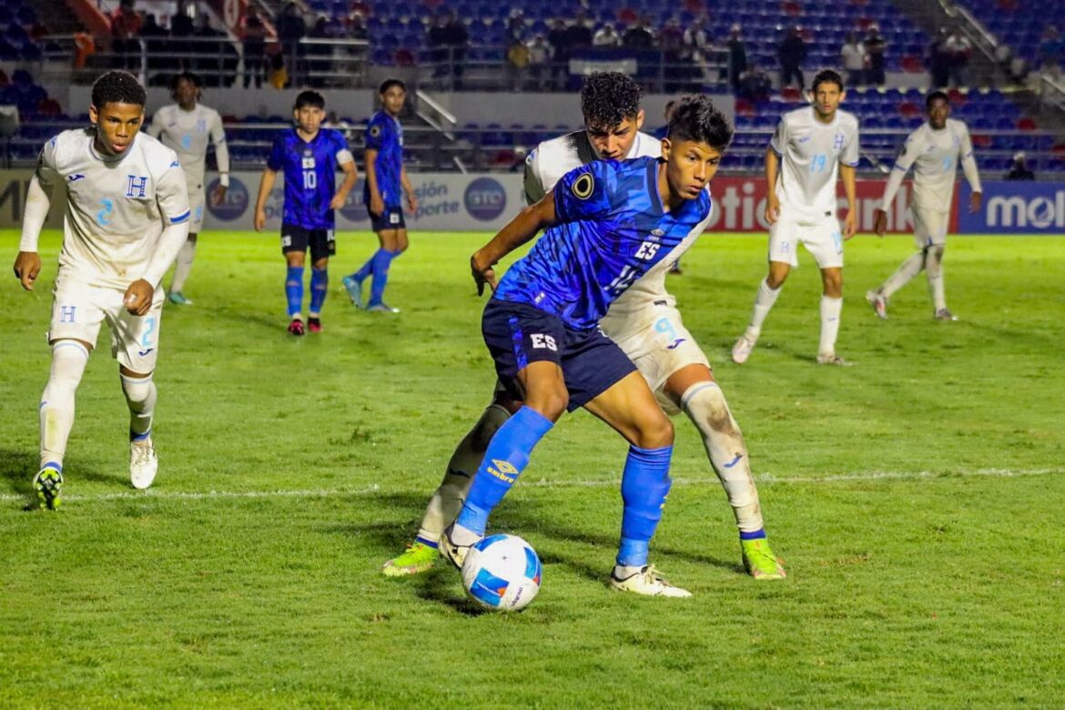 Honduras derrotó 4-1 a El Salvador