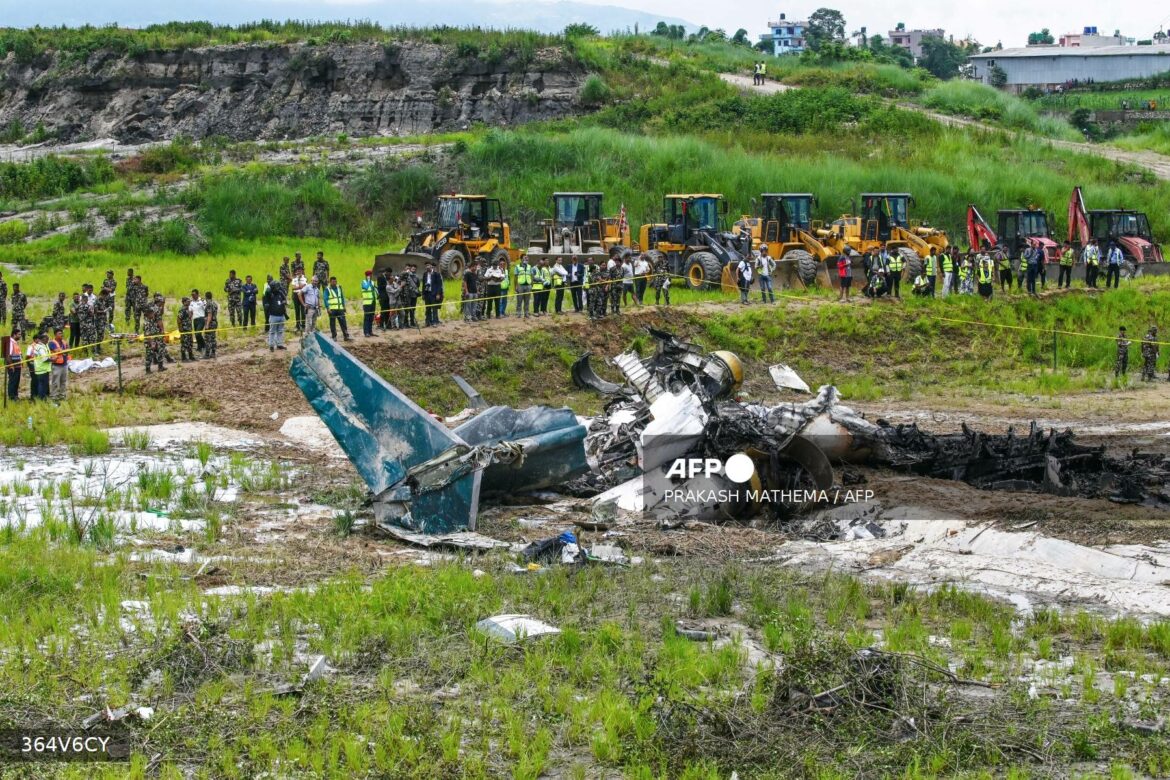 18 personas murieron en un accidente de avión en Nepal y solo el piloto sobrevivió