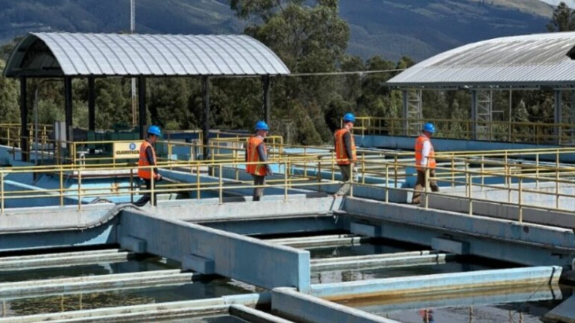 Delegados diplomáticos de Canadá, Suiza, Japón y El Salvador constataron el proceso de potabilización y la calidad de agua de Quito
