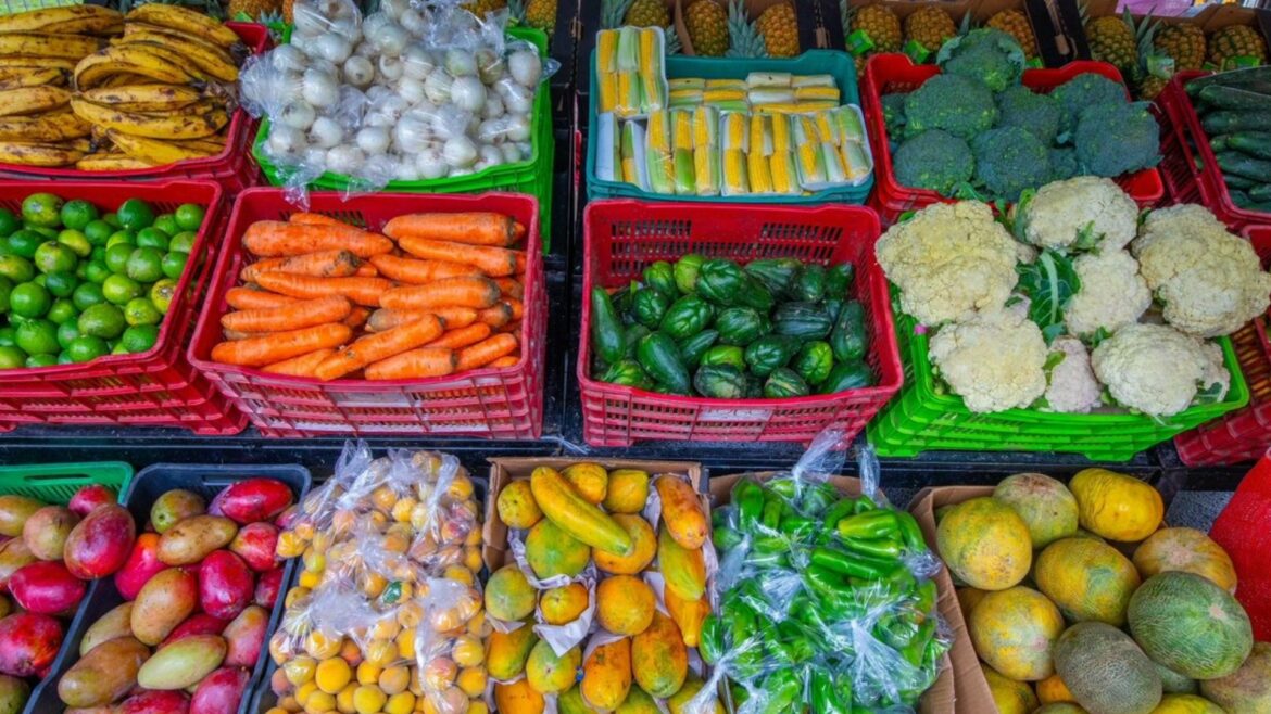 Medidas económicas de Bukele generan reversión de la tendencia alcista de precios en frutas y verduras