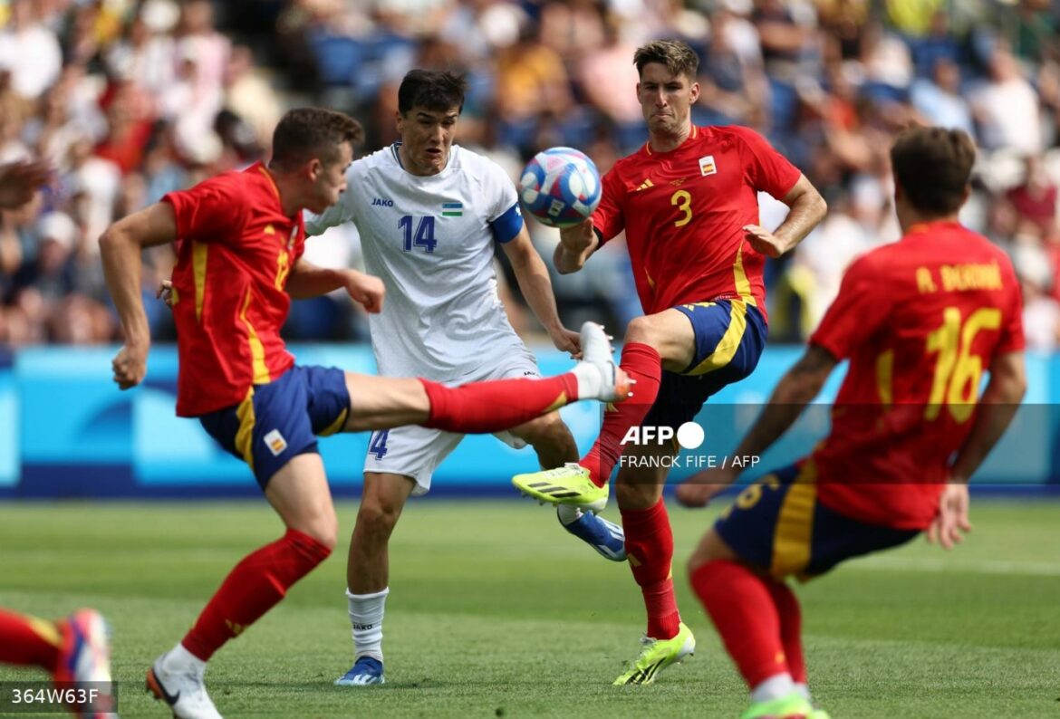 España sufre, pero vence a Uzbekistán en estreno olímpico en París
